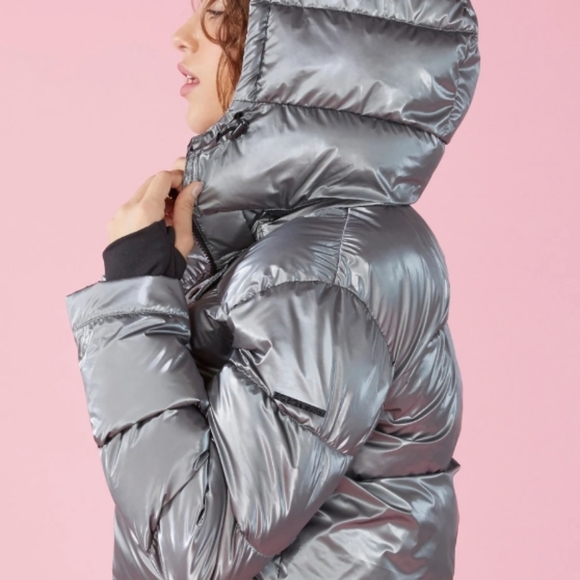 BcbgMaxxria liquid super puff jacket - Picture 4 of 6